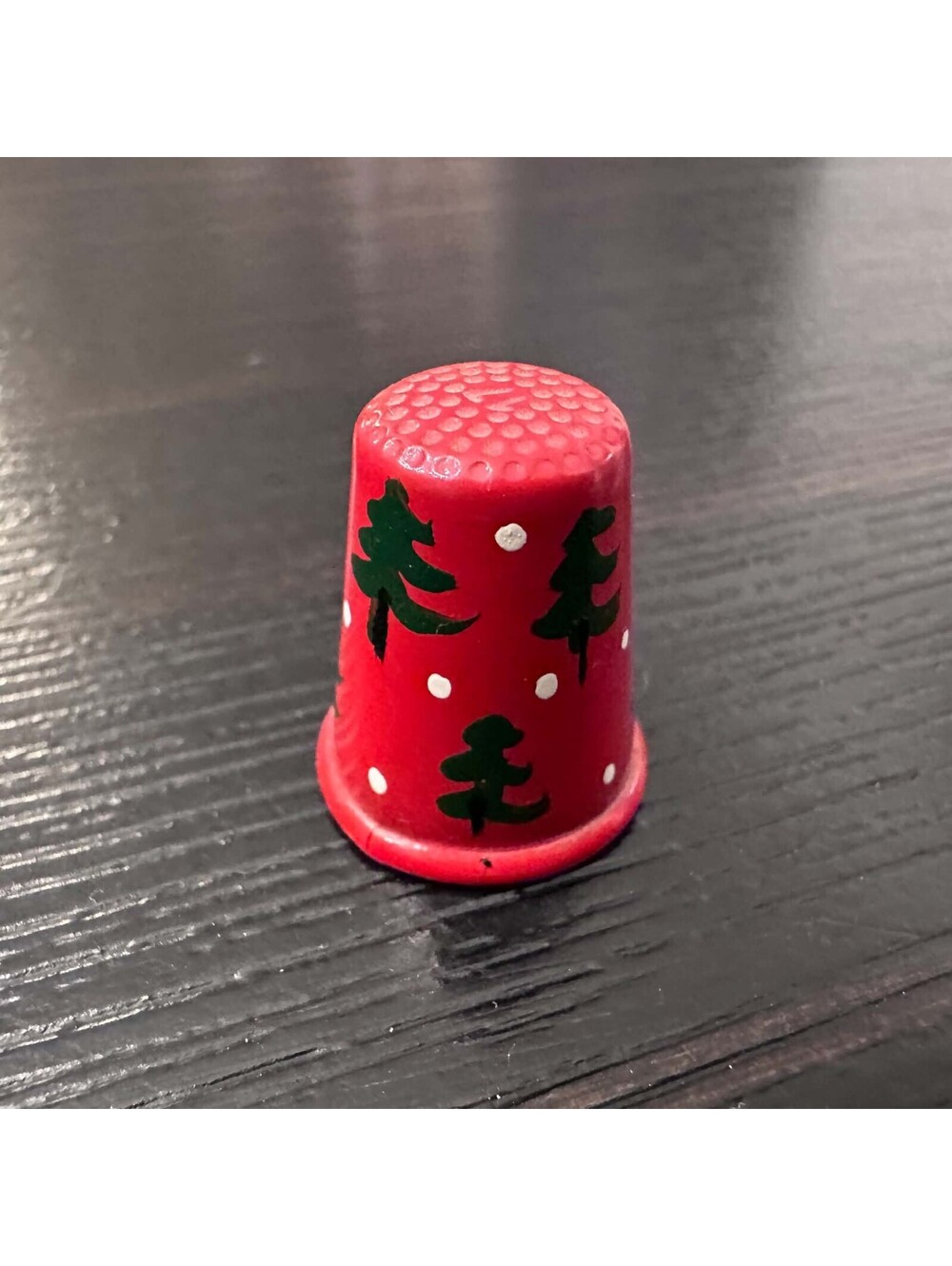 Vintage Hand Painted Christmas Tree Metal Sewing Thimble Red Green Holiday EUC